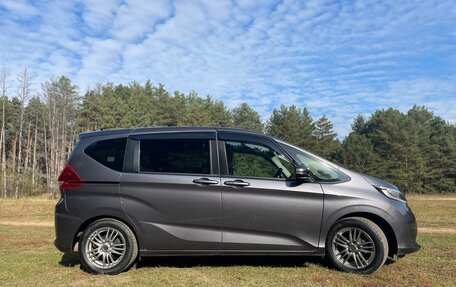 Honda Freed II, 2019 год, 1 925 000 рублей, 3 фотография