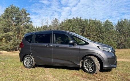 Honda Freed II, 2019 год, 1 925 000 рублей, 13 фотография