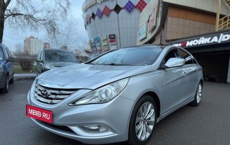 Hyundai Sonata VI, 2013 год, 950 000 рублей, 3 фотография