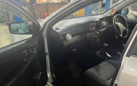Toyota Corolla, 2004 год, 630 000 рублей, 2 фотография
