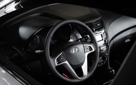 Hyundai Solaris II рестайлинг, 2011 год, 595 000 рублей, 11 фотография
