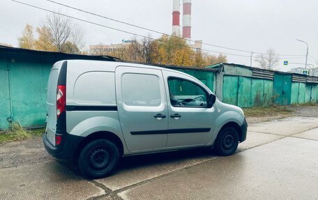 Renault Kangoo II рестайлинг, 2011 год, 550 000 рублей, 3 фотография