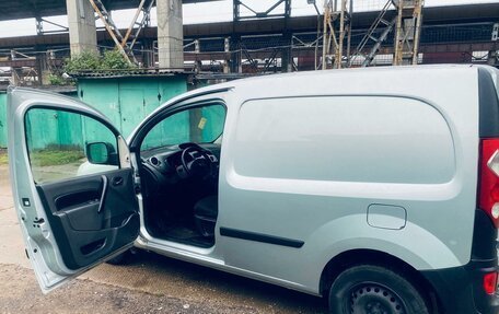 Renault Kangoo II рестайлинг, 2011 год, 550 000 рублей, 28 фотография