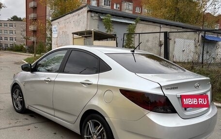 Hyundai Solaris II рестайлинг, 2011 год, 600 000 рублей, 4 фотография