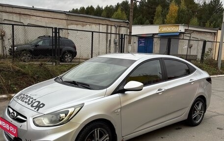 Hyundai Solaris II рестайлинг, 2011 год, 600 000 рублей, 2 фотография