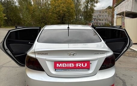 Hyundai Solaris II рестайлинг, 2011 год, 600 000 рублей, 13 фотография