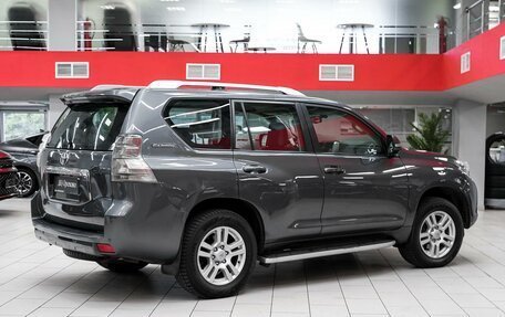 Toyota Land Cruiser Prado 150 рестайлинг 2, 2011 год, 2 299 000 рублей, 2 фотография