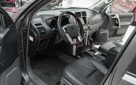 Toyota Land Cruiser Prado 150 рестайлинг 2, 2011 год, 2 299 000 рублей, 6 фотография