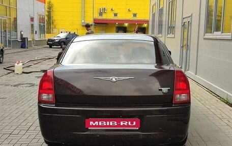 Chrysler 300C II, 2004 год, 500 000 рублей, 5 фотография