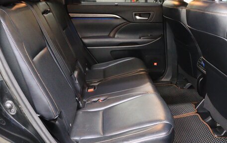 Toyota Highlander III, 2014 год, 3 250 000 рублей, 9 фотография