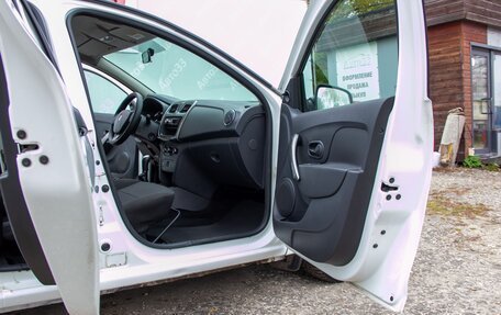 Renault Logan II, 2017 год, 495 000 рублей, 7 фотография