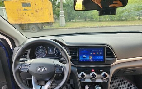 Hyundai Avante, 2018 год, 1 350 000 рублей, 7 фотография