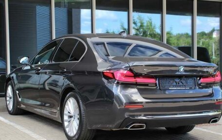 BMW 5 серия, 2022 год, 6 100 000 рублей, 6 фотография