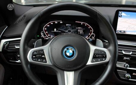 BMW 5 серия, 2022 год, 6 100 000 рублей, 14 фотография