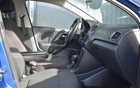 Volkswagen Polo VI (EU Market), 2017 год, 869 999 рублей, 24 фотография