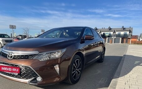 Toyota Camry, 2017 год, 2 450 000 рублей, 2 фотография