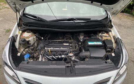 Hyundai Solaris II рестайлинг, 2016 год, 1 300 000 рублей, 3 фотография