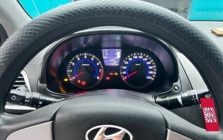 Hyundai Solaris II рестайлинг, 2016 год, 1 300 000 рублей, 8 фотография