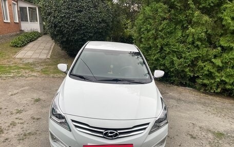 Hyundai Solaris II рестайлинг, 2016 год, 1 300 000 рублей, 2 фотография