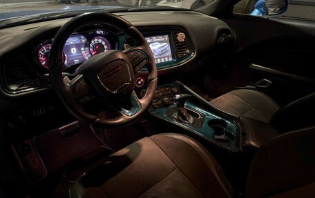 Dodge Challenger III рестайлинг 2, 2019 год, 4 500 000 рублей, 11 фотография