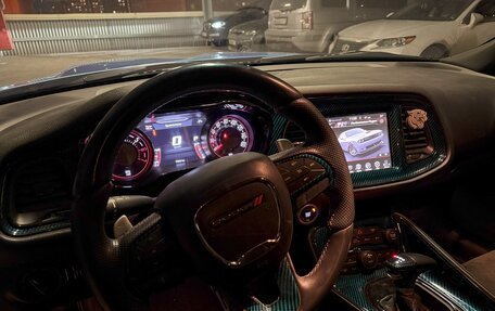 Dodge Challenger III рестайлинг 2, 2019 год, 4 500 000 рублей, 13 фотография