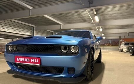 Dodge Challenger III рестайлинг 2, 2019 год, 4 500 000 рублей, 2 фотография
