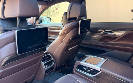 BMW 7 серия, 2019 год, 6 990 000 рублей, 15 фотография