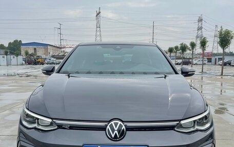 Volkswagen Golf VIII, 2022 год, 2 640 000 рублей, 2 фотография