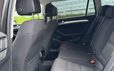 Volkswagen Passat B8 рестайлинг, 2018 год, 1 600 000 рублей, 10 фотография