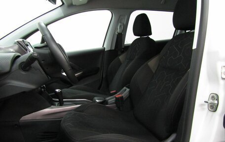 Peugeot 2008 II, 2014 год, 870 000 рублей, 13 фотография