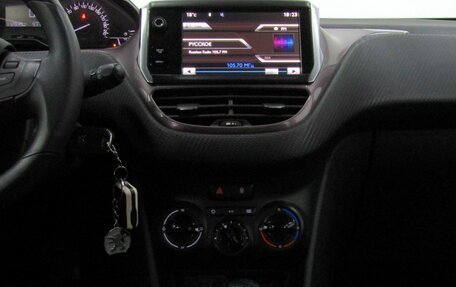 Peugeot 2008 II, 2014 год, 870 000 рублей, 19 фотография