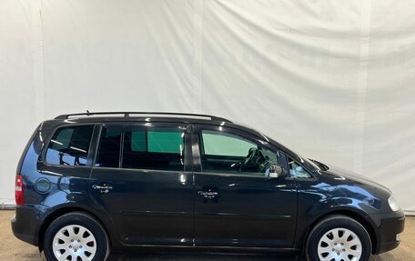 Volkswagen Touran III, 2005 год, 550 000 рублей, 8 фотография