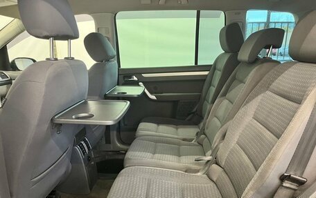 Volkswagen Touran III, 2005 год, 550 000 рублей, 10 фотография