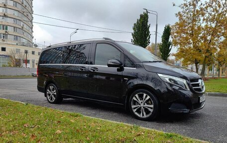 Mercedes-Benz V-Класс, 2017 год, 5 200 000 рублей, 2 фотография