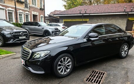 Mercedes-Benz E-Класс, 2020 год, 2 400 000 рублей, 4 фотография