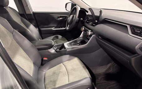 Toyota RAV4, 2025 год, 4 250 000 рублей, 23 фотография