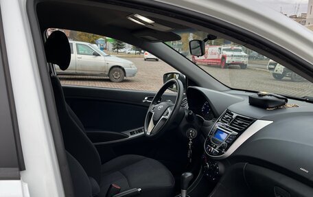 Hyundai Solaris II рестайлинг, 2013 год, 890 000 рублей, 11 фотография