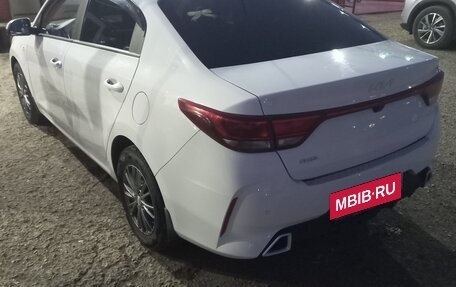 KIA Rio IV, 2021 год, 1 800 000 рублей, 2 фотография