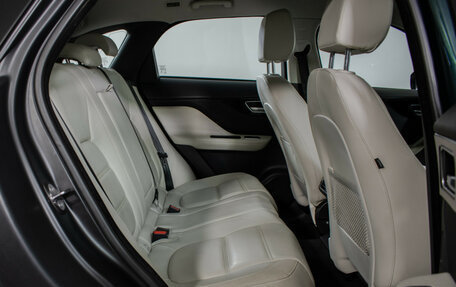 Jaguar F-Pace, 2017 год, 2 930 000 рублей, 10 фотография