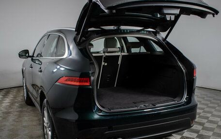 Jaguar F-Pace, 2017 год, 2 930 000 рублей, 18 фотография