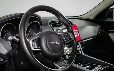 Jaguar F-Pace, 2017 год, 2 930 000 рублей, 13 фотография