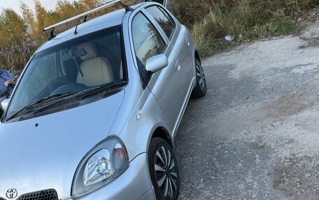 Toyota Vitz, 2000 год, 230 000 рублей, 1 фотография