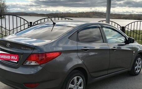 Hyundai Solaris II рестайлинг, 2011 год, 590 000 рублей, 3 фотография