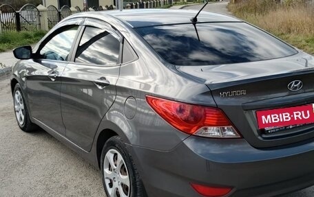 Hyundai Solaris II рестайлинг, 2011 год, 590 000 рублей, 4 фотография