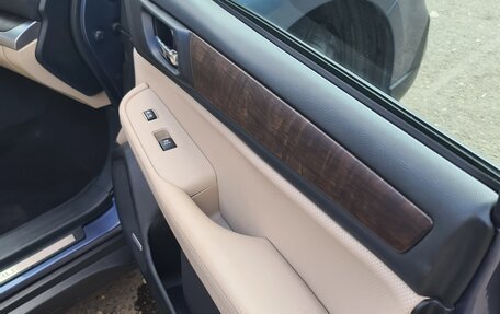 Subaru Outback IV рестайлинг, 2017 год, 1 830 000 рублей, 4 фотография