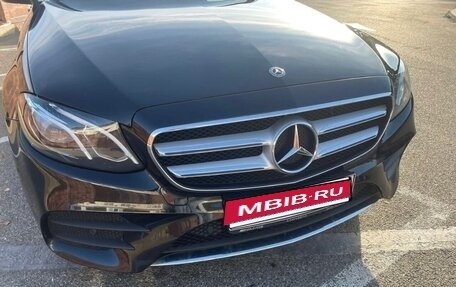 Mercedes-Benz E-Класс, 2019 год, 3 500 000 рублей, 6 фотография