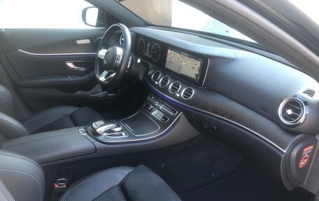 Mercedes-Benz E-Класс, 2019 год, 3 500 000 рублей, 12 фотография