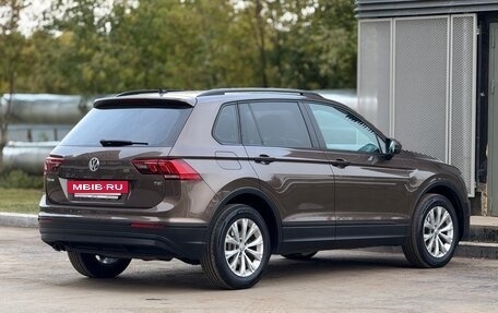 Volkswagen Tiguan II, 2018 год, 2 200 000 рублей, 5 фотография