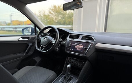 Volkswagen Tiguan II, 2018 год, 2 200 000 рублей, 12 фотография