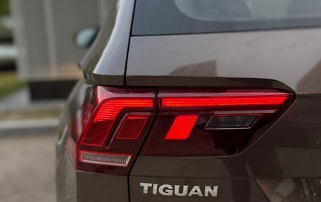 Volkswagen Tiguan II, 2018 год, 2 200 000 рублей, 19 фотография